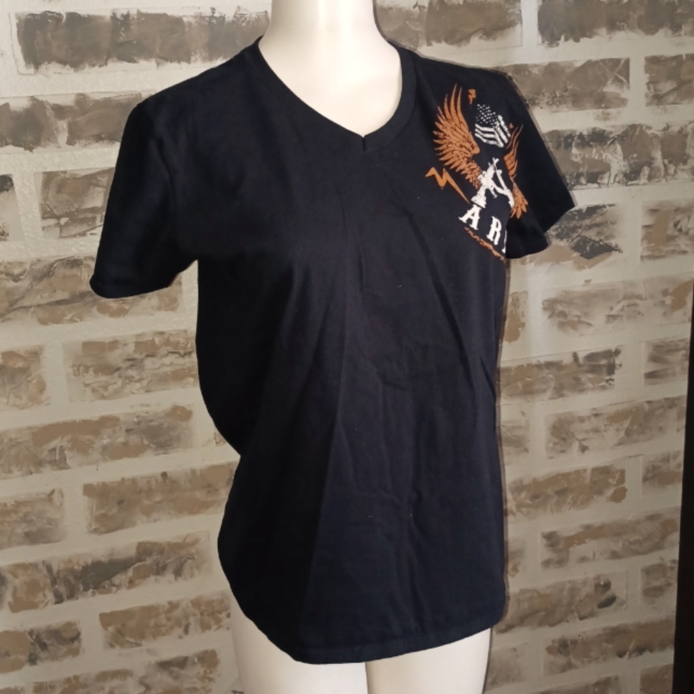 🦄American Soldier Vneck T-shirt